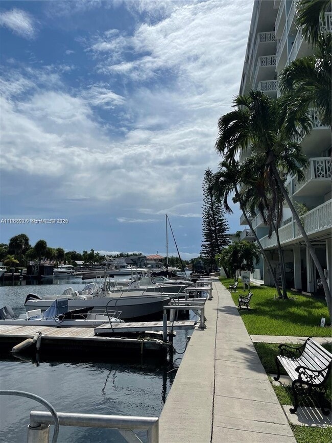 Building Photo - 13155 Ixora Ct