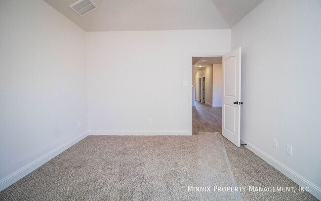 Building Photo - 1612 102nd St