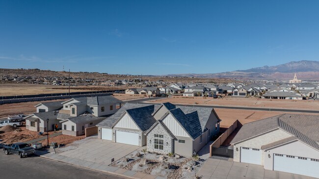 Building Photo - 3041 E 2220 S
