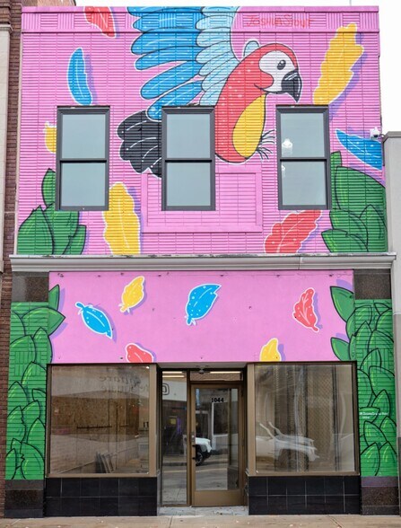 Primary Photo - 1044 Central Ave