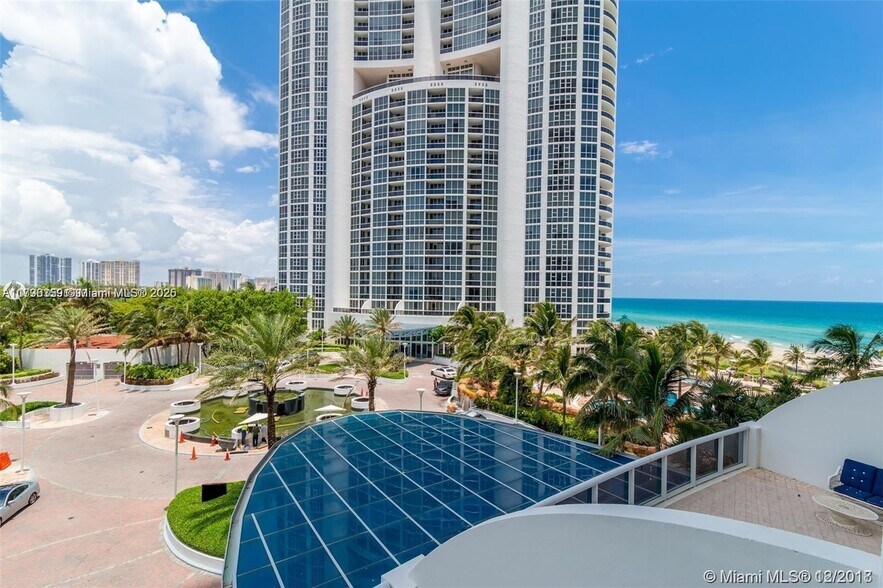 Building Photo - 18101 Collins Ave