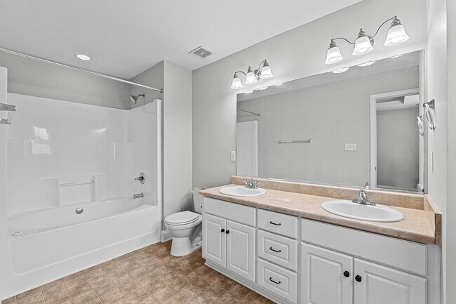 Building Photo - 1132 Sierra Ln