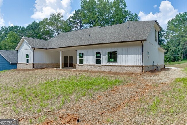 Building Photo - 125 Rains Rd