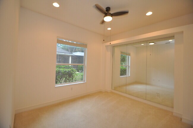 Building Photo - 12 Clementina Ct