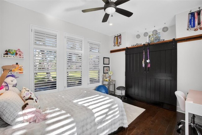 Building Photo - 3627 Stoneridge Rd