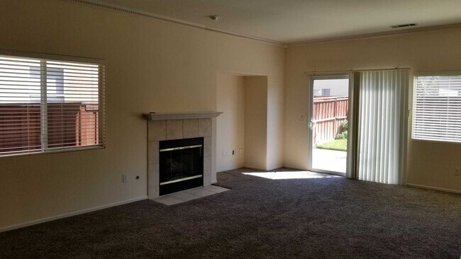 Building Photo - 43136 Bellota Ct