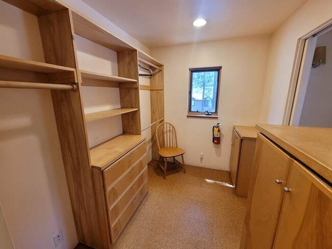 Building Photo - Custom Home Steps From Big Bear Lake