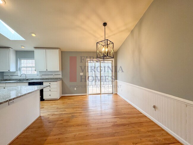 Building Photo - 3 Bedroom/2 Bath Lake Monticello Monticello Rental