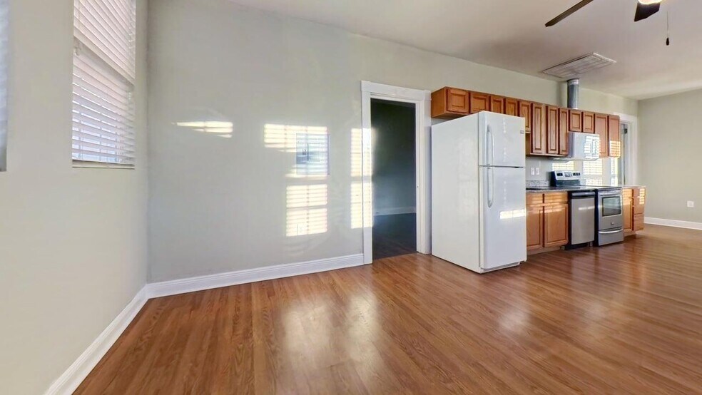 Building Photo - 1848 Felicity St