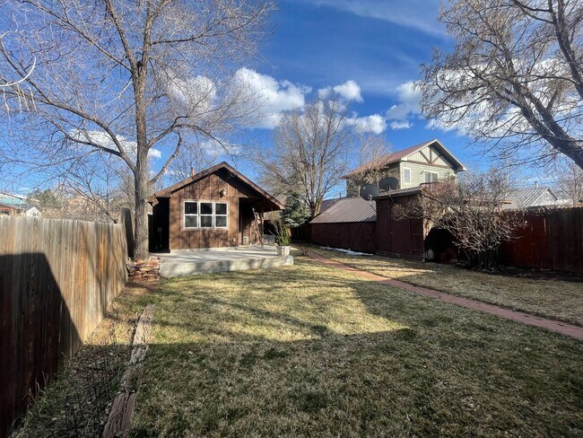 Building Photo - Two Bedroom House Off E 32nd Street