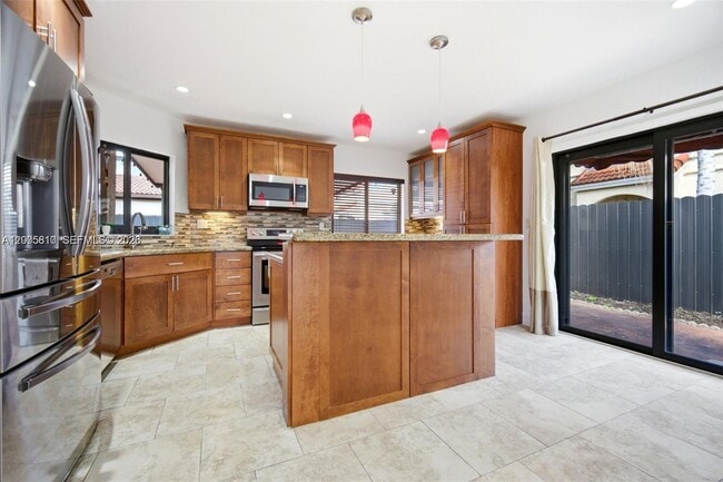 Building Photo - 561 SW 87th Ct