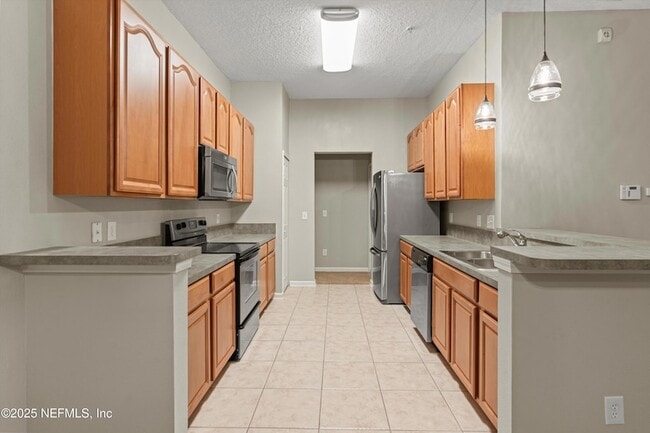 Building Photo - 7043 Deer Lodge Cir