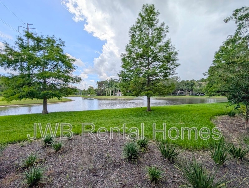 Building Photo - 10550 Baymeadows Rd