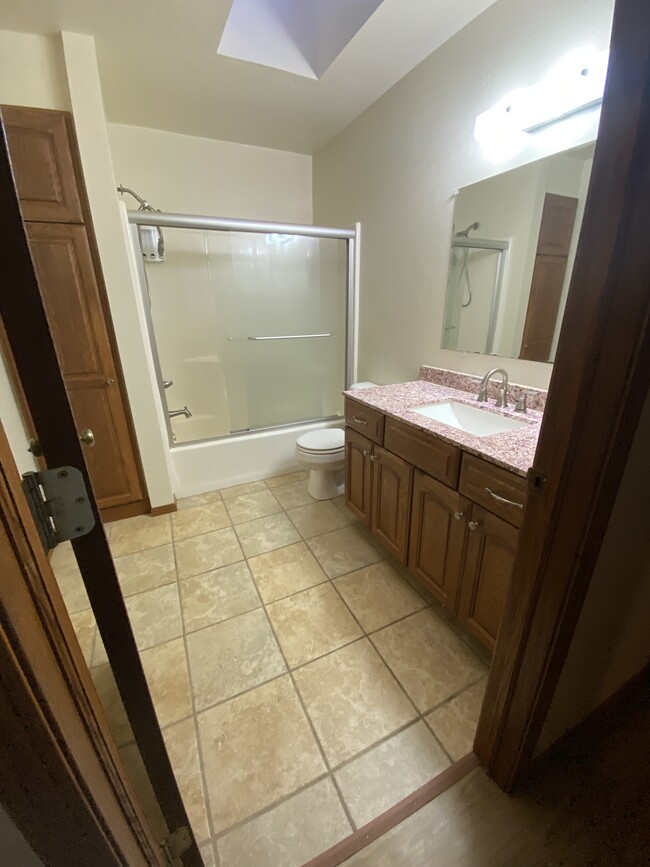 Guest Bathroom 2 - 2568 Lopez Ln