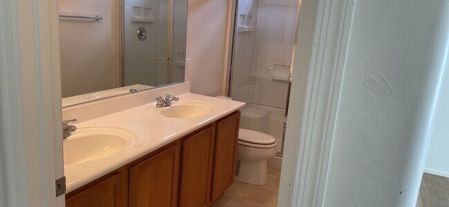 Building Photo - 3 bedroom home in Laveen!
