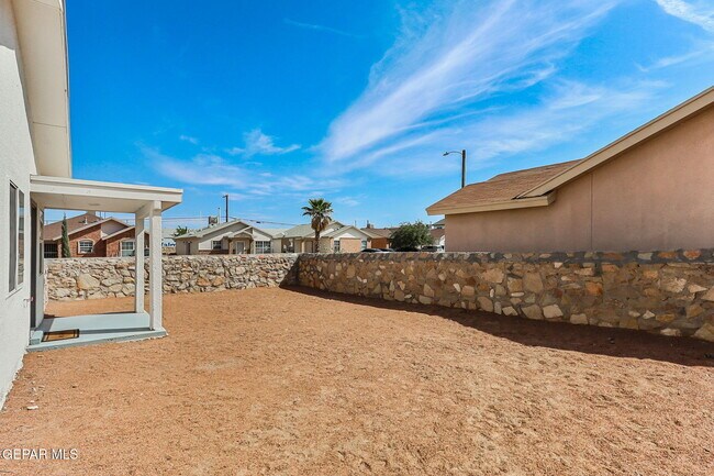 Building Photo - 3936 Tierra Arena Dr