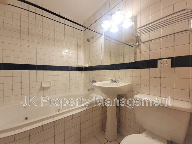 Building Photo - 1305 2nd Ave N