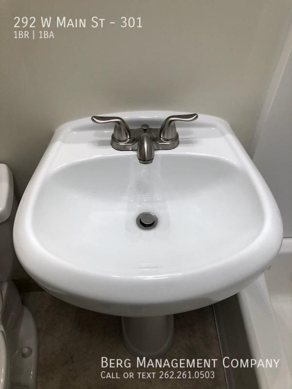 Building Photo - 292 W Main St