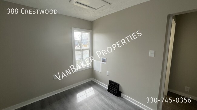 Building Photo - 388 Crestwood-