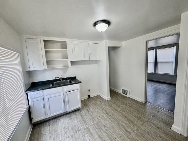 Building Photo - 15030 Rossini Dr