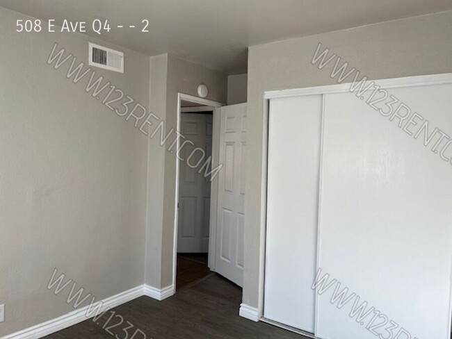 Building Photo - 2BD/ 1BTH Apartment East Palmdale