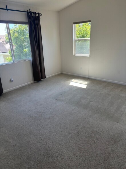 Building Photo - 1833 Elston Cir