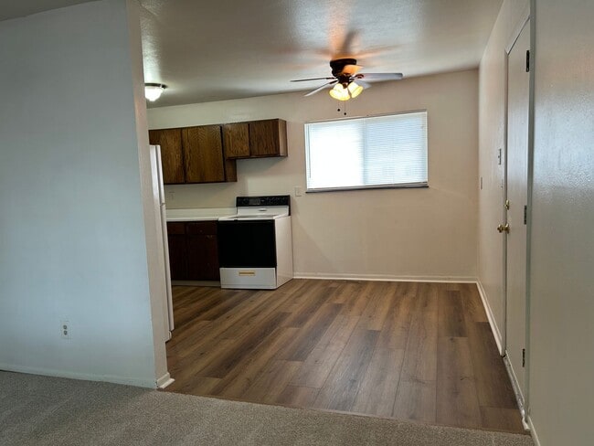 Building Photo - Ranch Style Home 3 beds, 1 bath close to F...