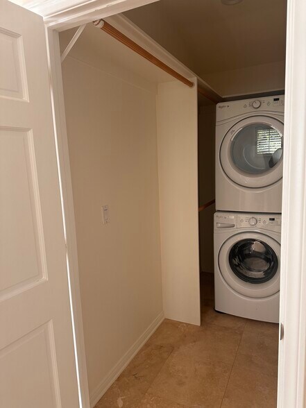 Building Photo - 17141 Superior St