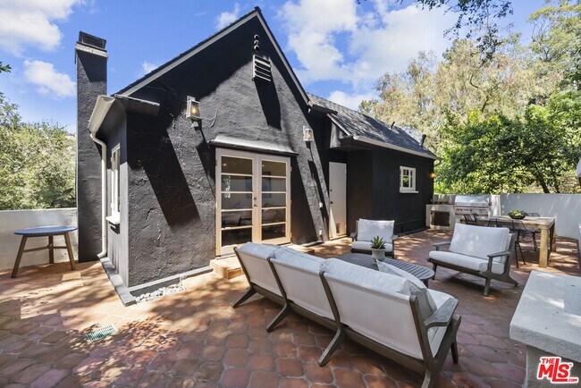 Building Photo - 8316 Maple Dr