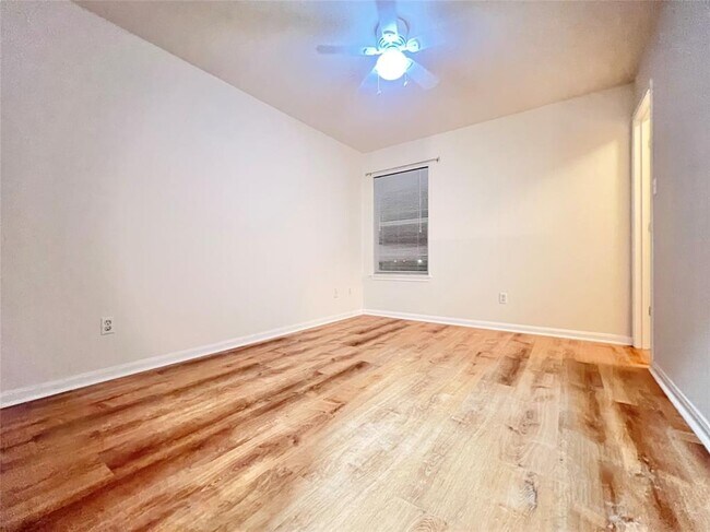 Building Photo - 1103 Apollo Ln