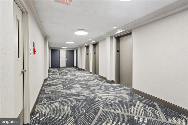 Building Photo - 10201 Grosvenor Pl