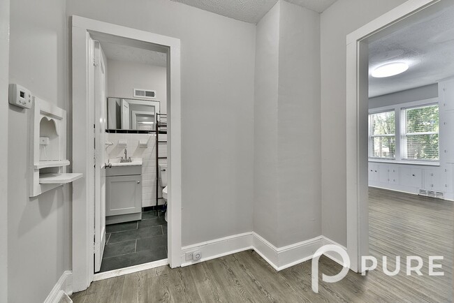 Building Photo - 1414 Mt Vernon St