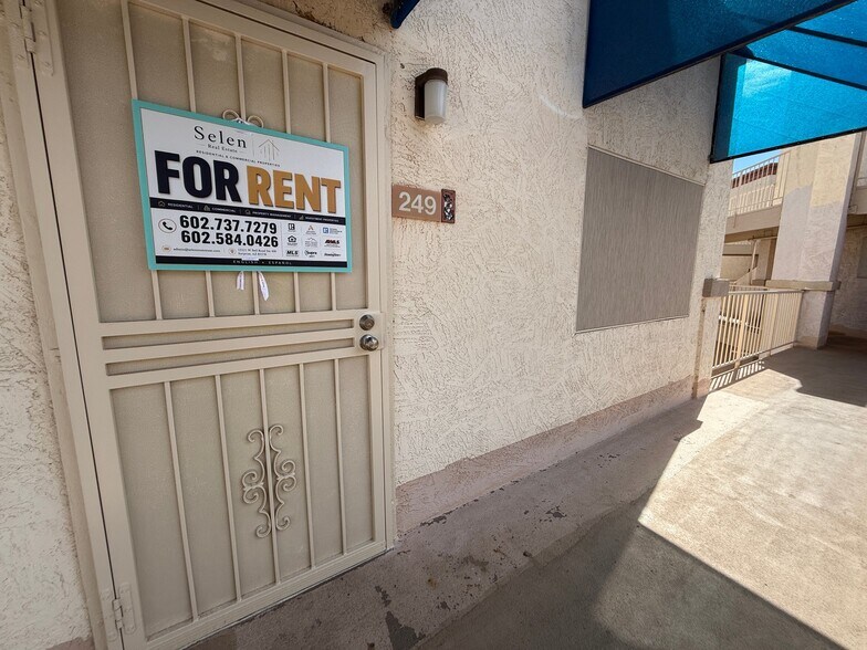 Building Photo - 12123 W Bell Rd
