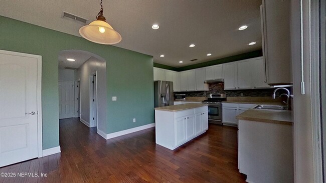 Building Photo - 14482 Falling Waters Dr