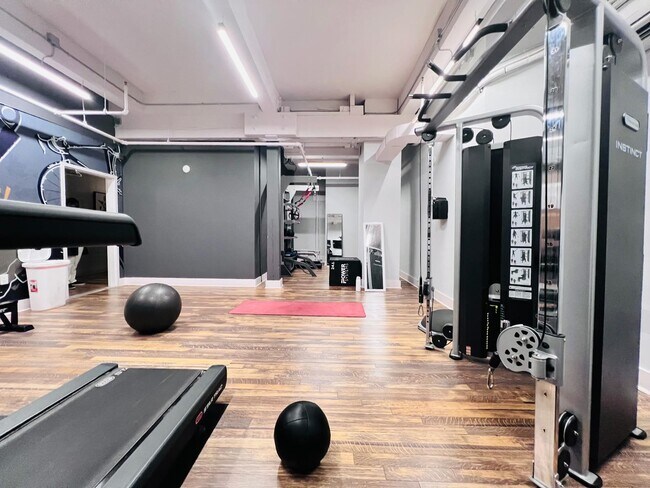 Building Photo - 160 Lafayette St