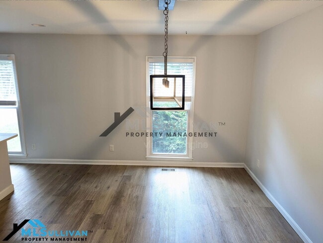 Building Photo - 5211 Deer Haven Dr
