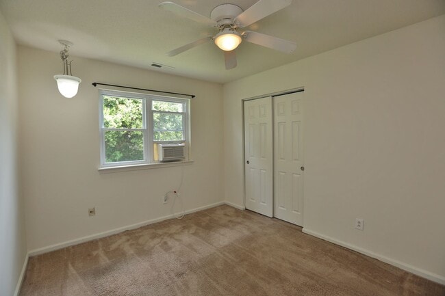 Building Photo - Ranch Home - Backs to Community Pool & Playgrounds - Pet-Friendly - Available 06-23-26!