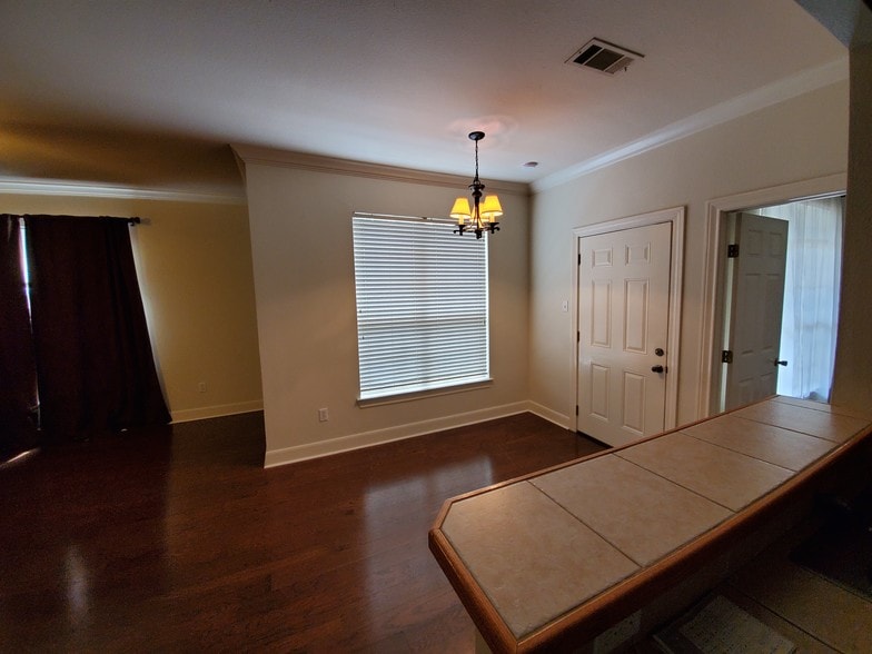 dinning room - 710 E Boyd Dr