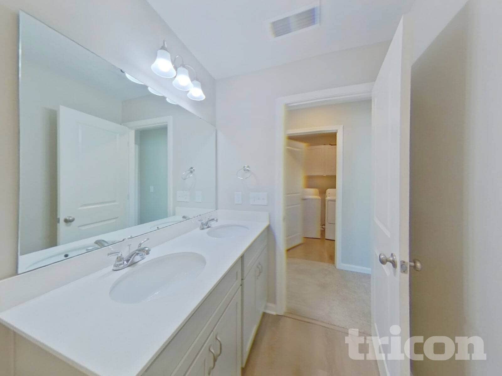 Building Photo - 35 Chalet Ct