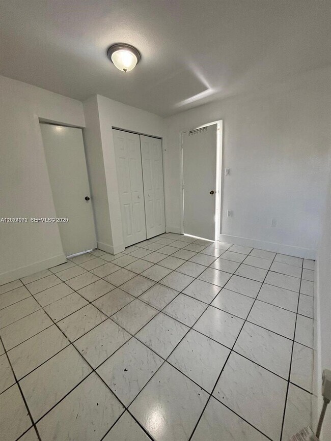 Building Photo - 1660 SW 24th Ave