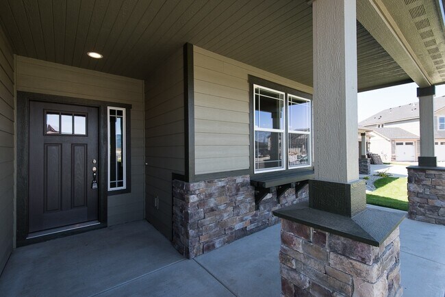 Building Photo - New 4 Bedroom Home in Post Falls with 3 Car Garage!