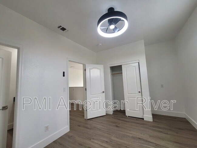 Building Photo - 4265 Thalia Way