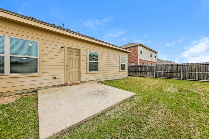 Building Photo - 1207 Savannah Ridge Dr