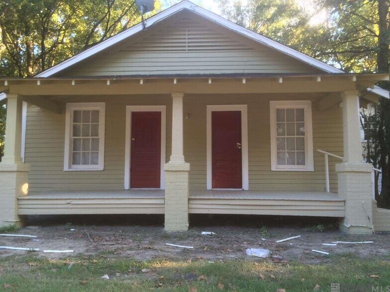 Building Photo - 3160 WYANDOTTE