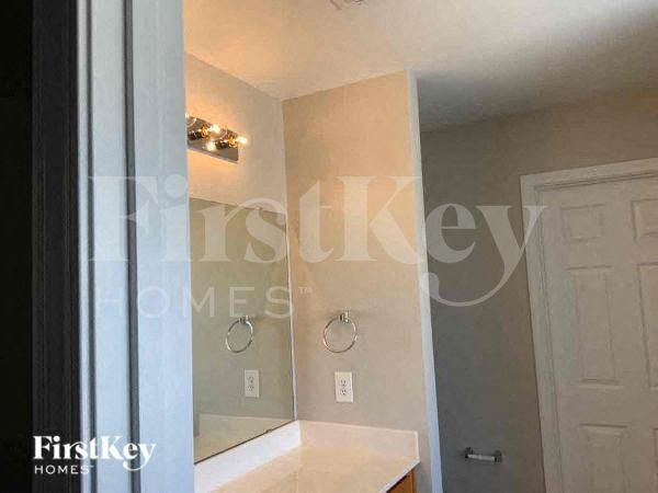 Building Photo - 1011 Bridleside Dr