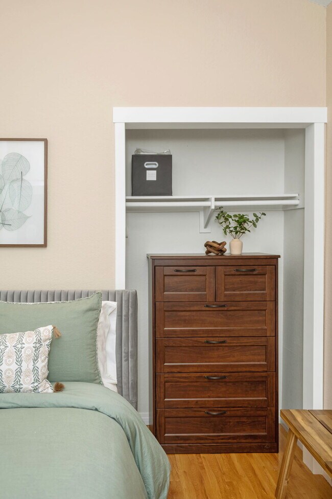 Building Photo - 12841 Forest Dr