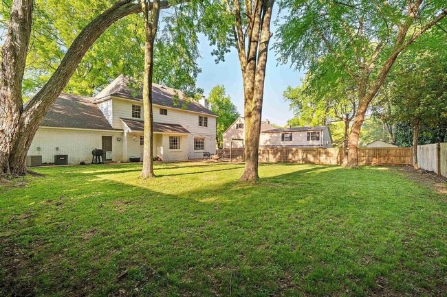 Building Photo - 8081 Ridgetown Ln