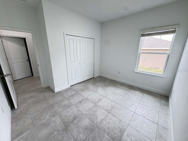 Building Photo - 6142 SW 154th Place Rd