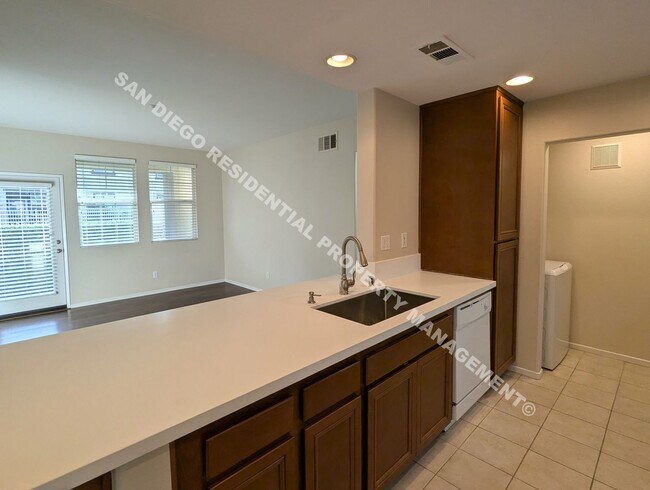 Building Photo - Beautiful 2 bed / 2 bath Single Story Condo in the Heart of 4S Ranch