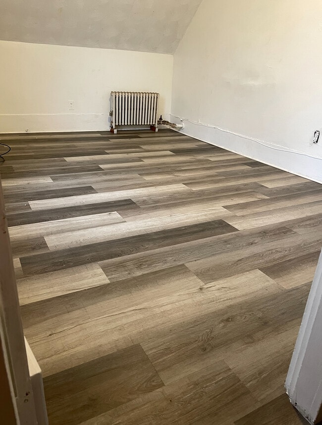 Building Photo - Fuller Properties